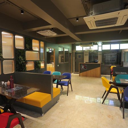 Hotel Shayan Inn ラージコート エクステリア 写真