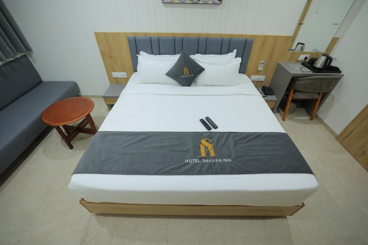 Hotel Shayan Inn ラージコート エクステリア 写真