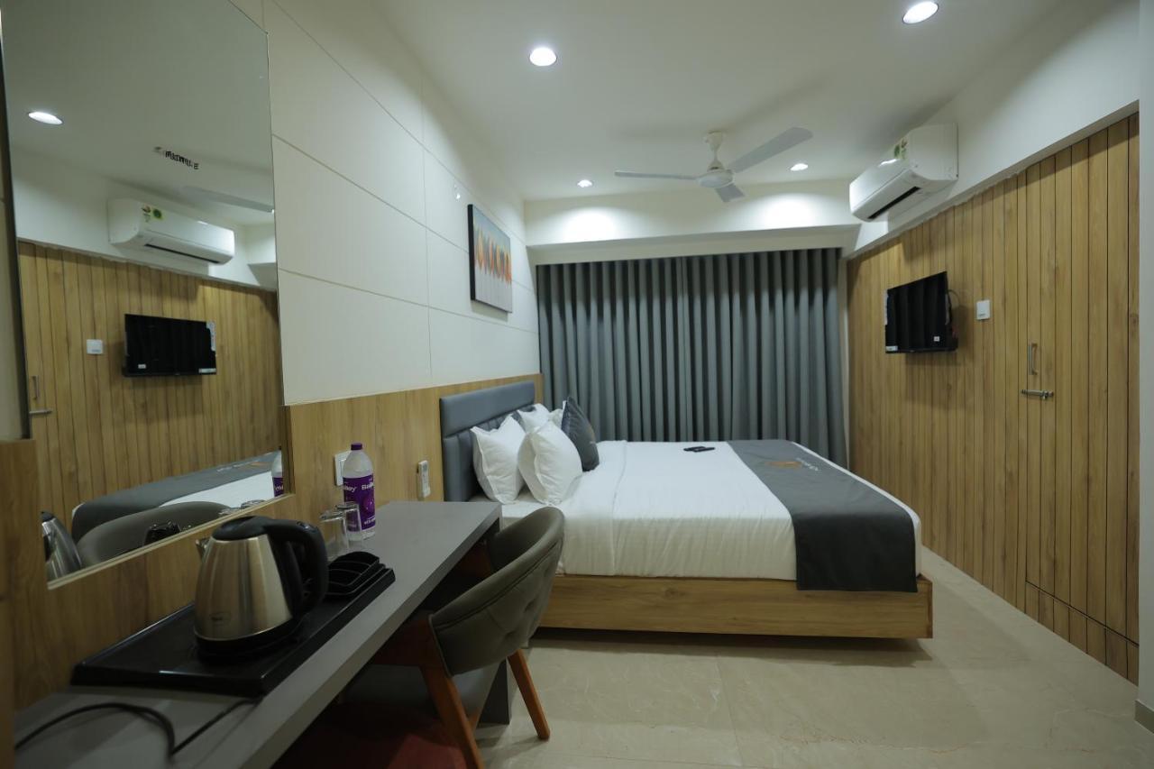 Hotel Shayan Inn ラージコート エクステリア 写真