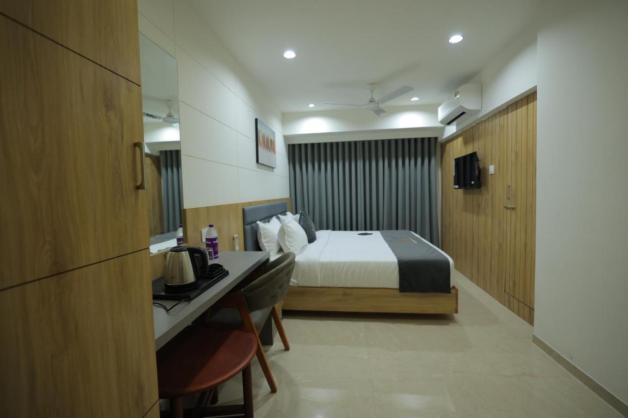 Hotel Shayan Inn ラージコート エクステリア 写真