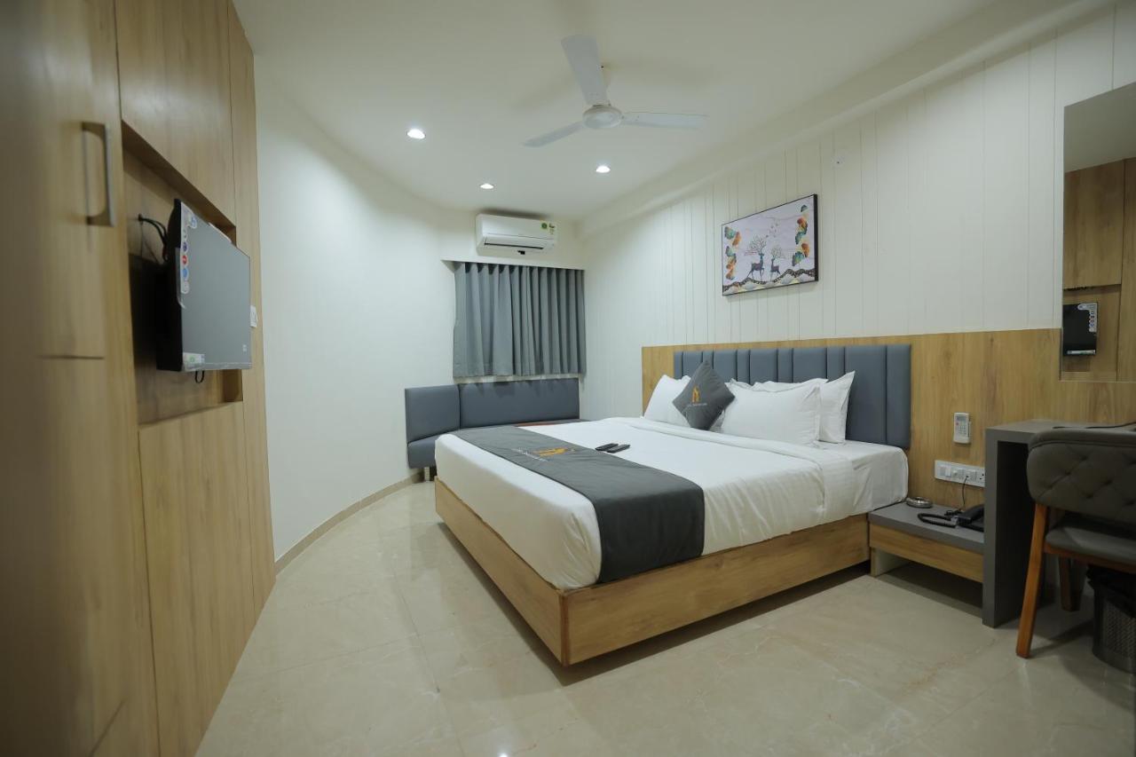 Hotel Shayan Inn ラージコート エクステリア 写真