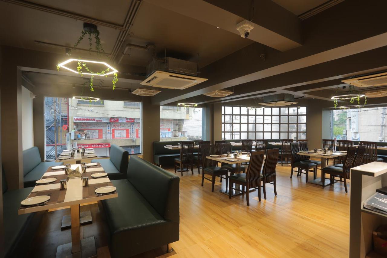 Hotel Shayan Inn ラージコート エクステリア 写真