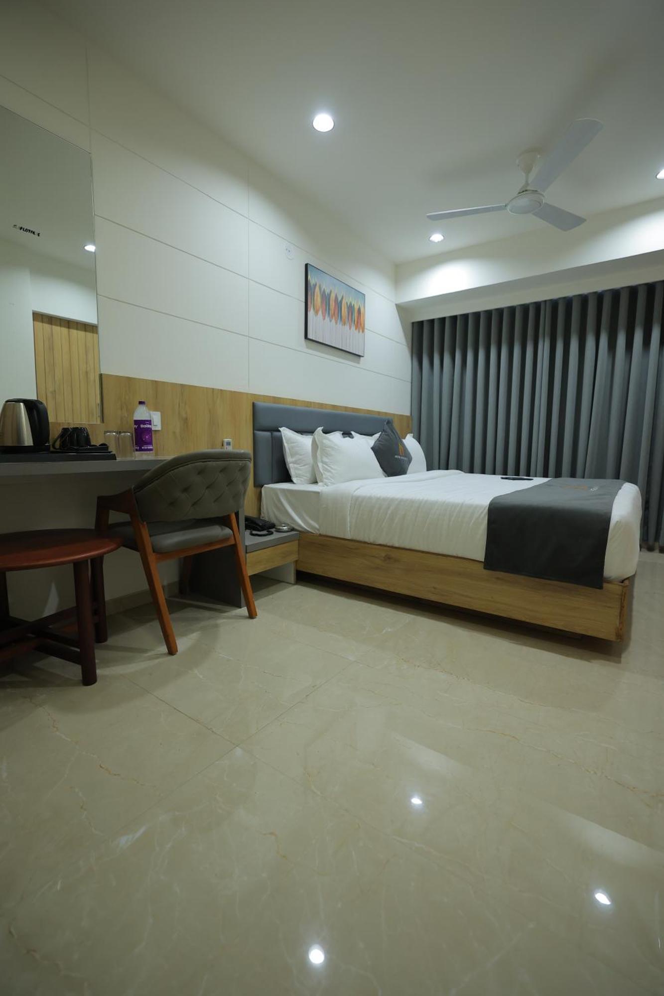 Hotel Shayan Inn ラージコート エクステリア 写真