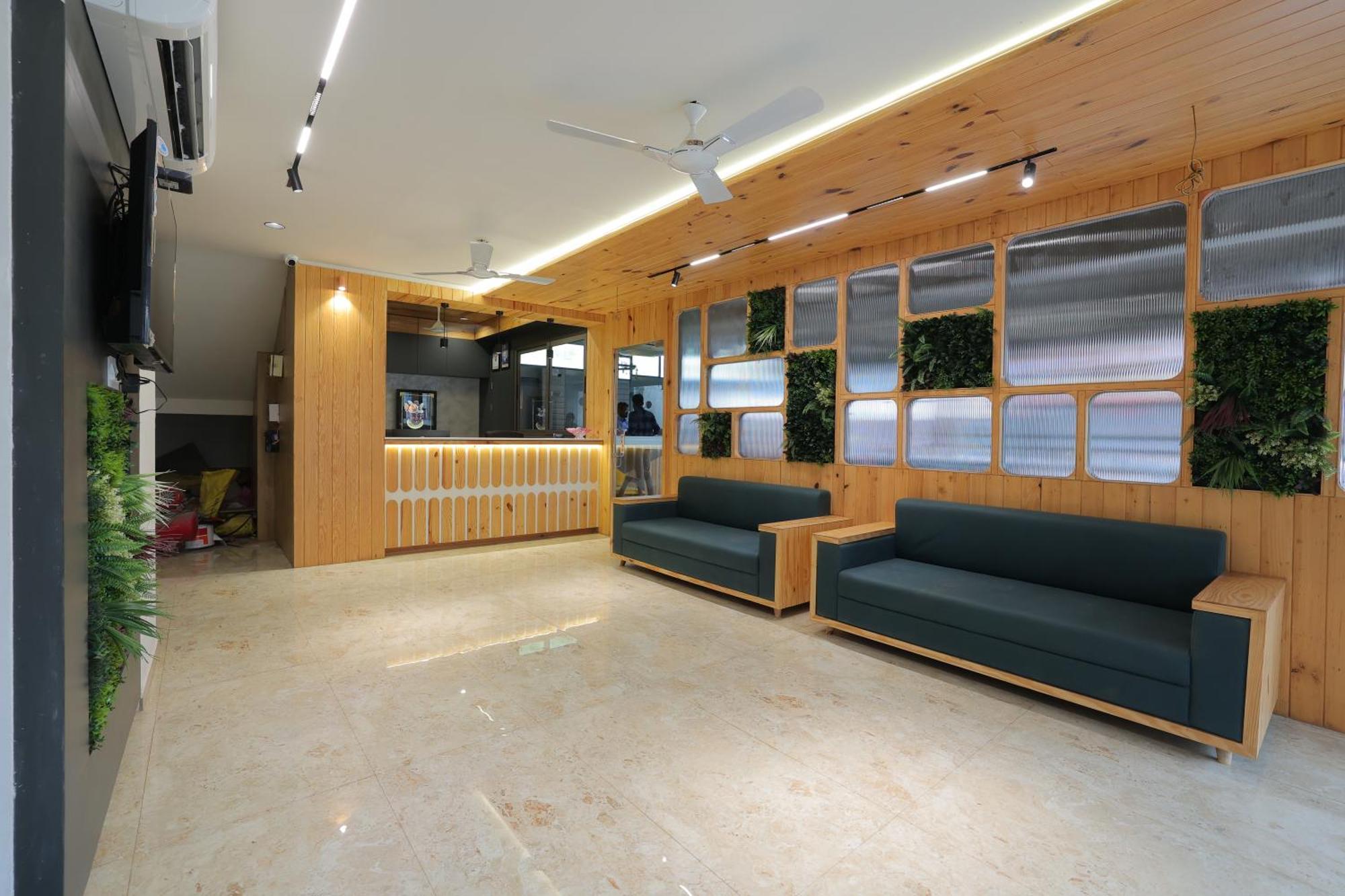 Hotel Shayan Inn ラージコート エクステリア 写真