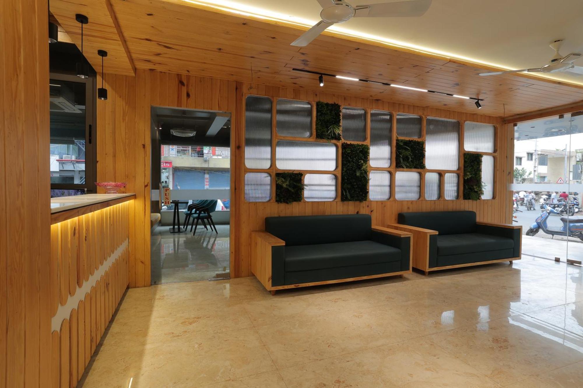 Hotel Shayan Inn ラージコート エクステリア 写真