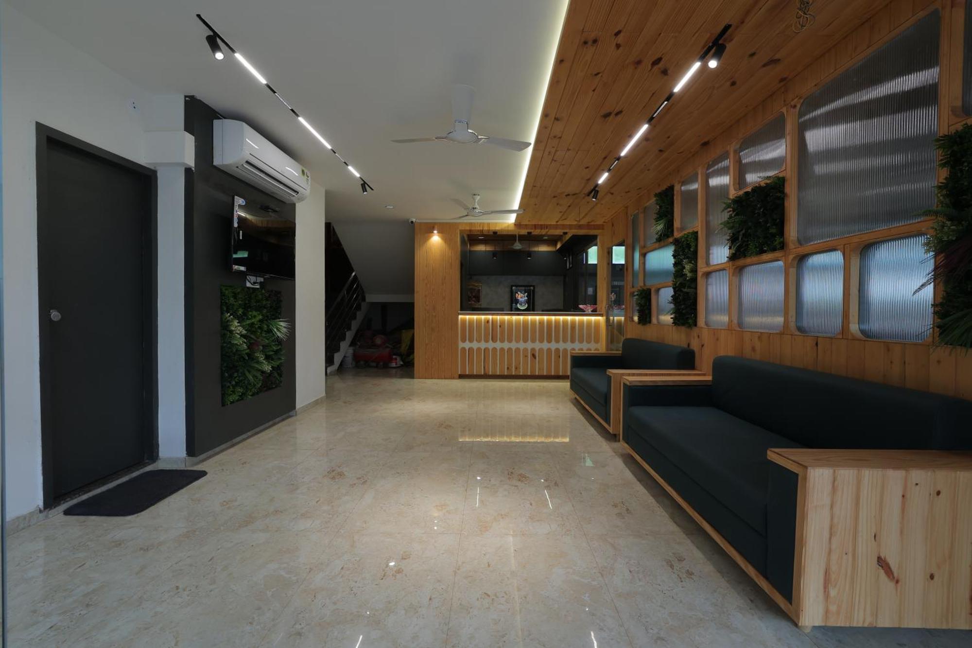 Hotel Shayan Inn ラージコート エクステリア 写真