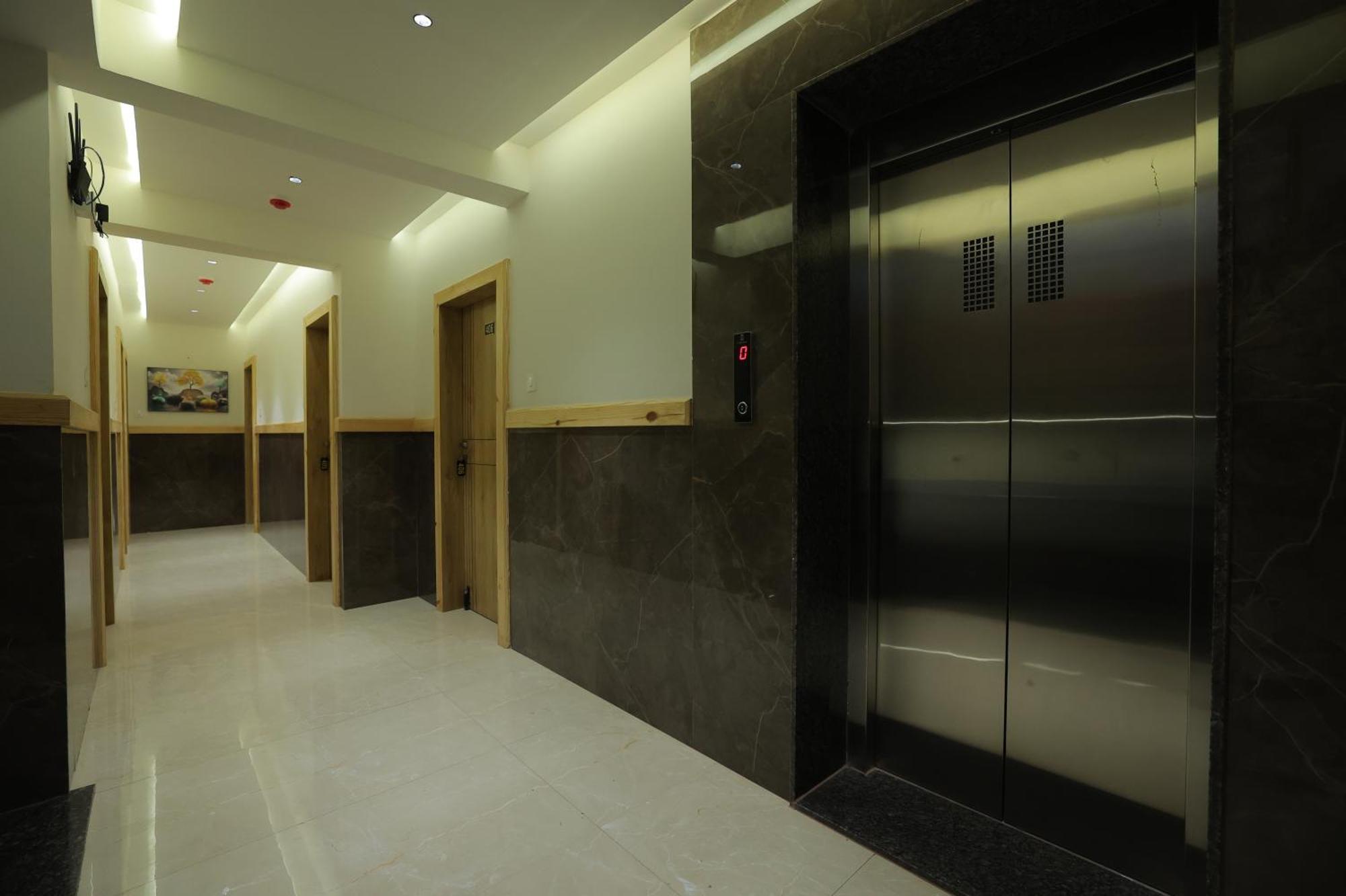 Hotel Shayan Inn ラージコート エクステリア 写真