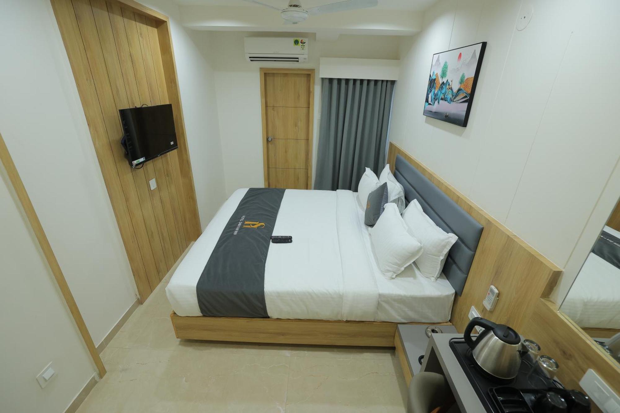 Hotel Shayan Inn ラージコート エクステリア 写真