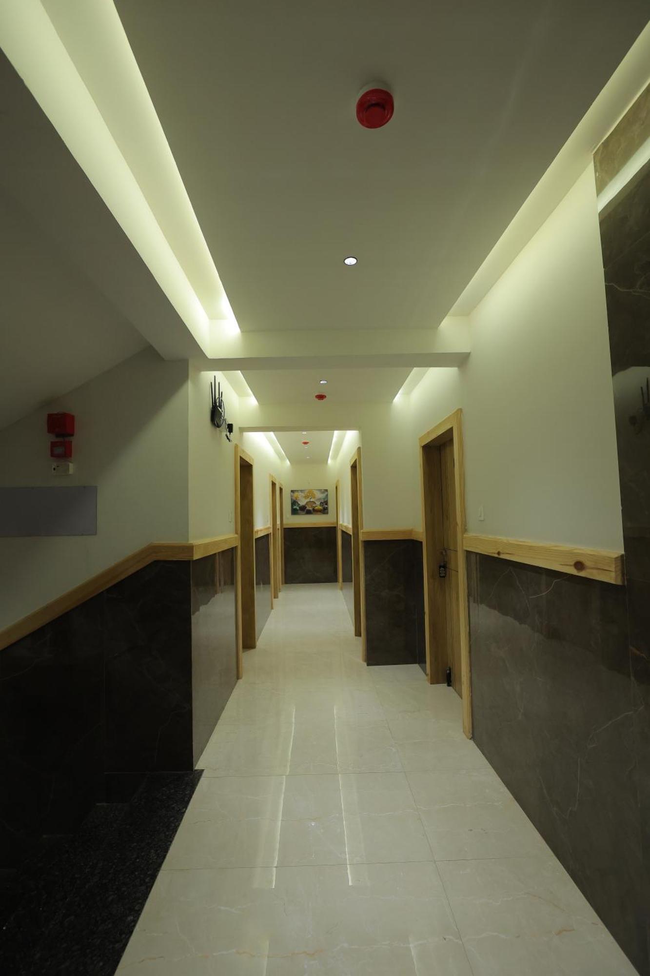 Hotel Shayan Inn ラージコート エクステリア 写真