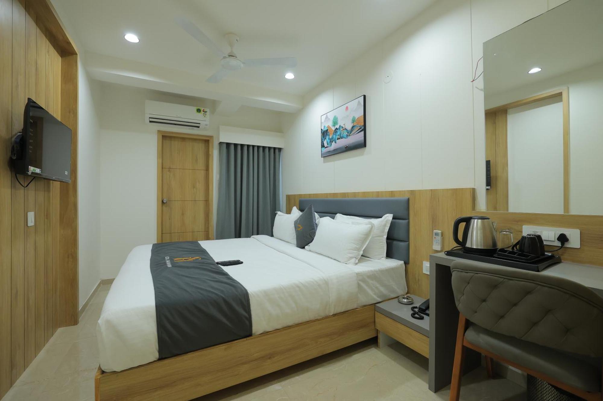 Hotel Shayan Inn ラージコート エクステリア 写真