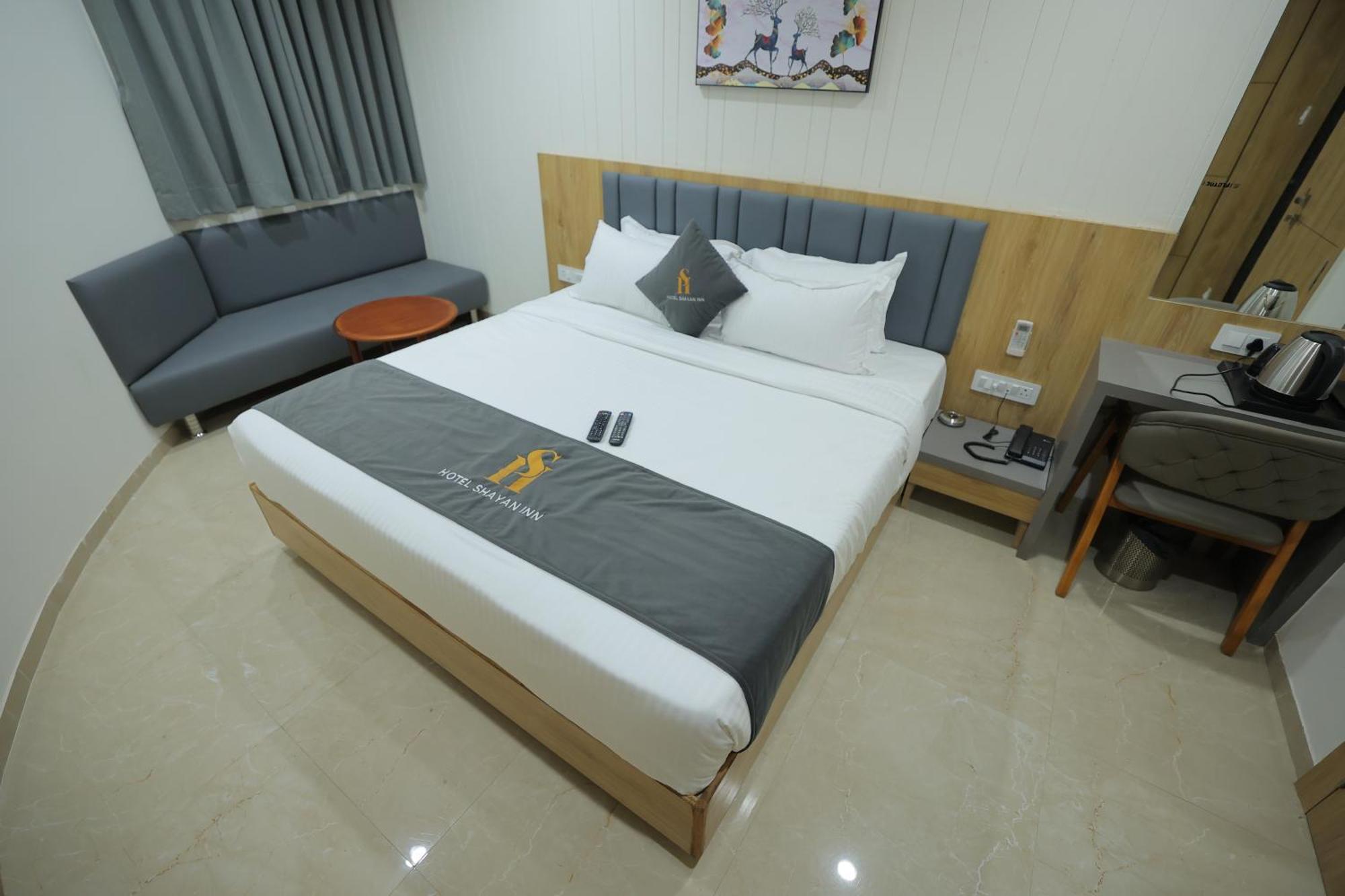 Hotel Shayan Inn ラージコート エクステリア 写真